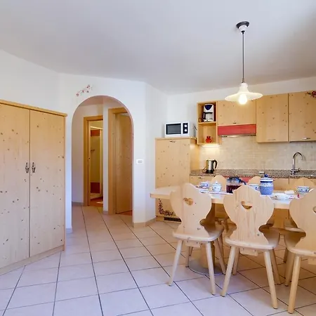 Cesa Maria Mountain Hospitality Lejlighed Canazei